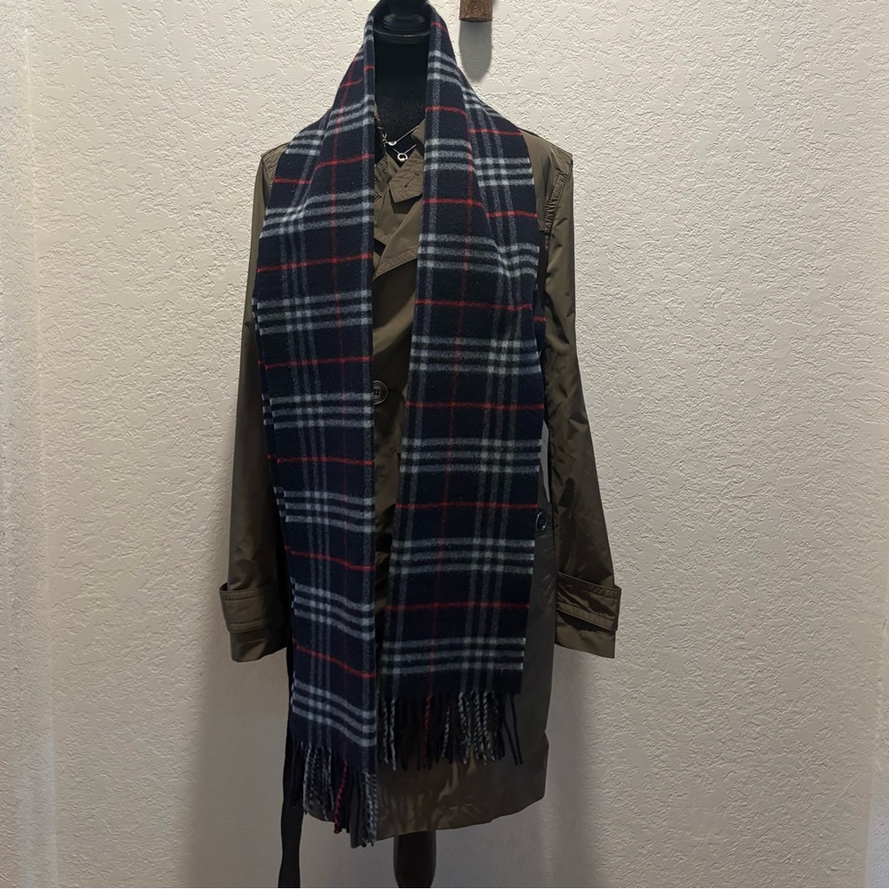 Burberry Dark Blue Lamb’s Wool Plaid Scarf - Picture 2 of 7